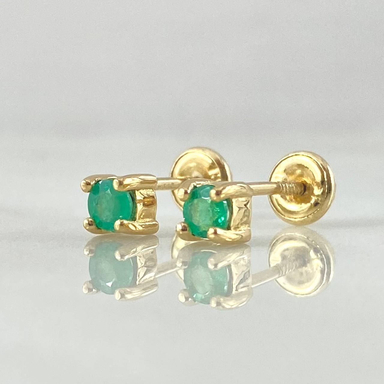 Topos Caja Cuatro Garras Esmeraldas 34pts 1.25gr / Oro 18K ©