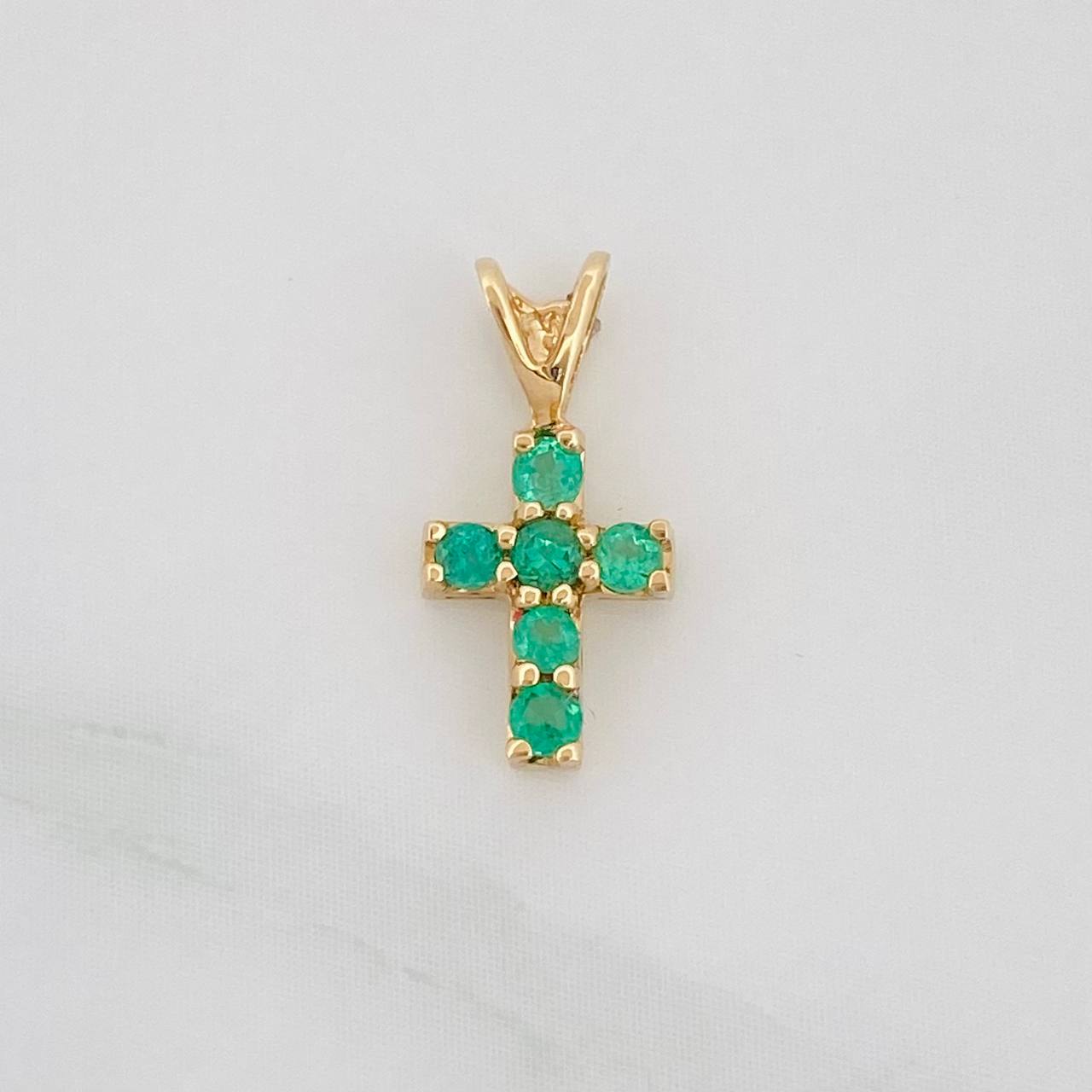 Dije Cruz Esmeraldas 0.10Pts 0.4 g / 1.3 cm Oro Amarillo 18K