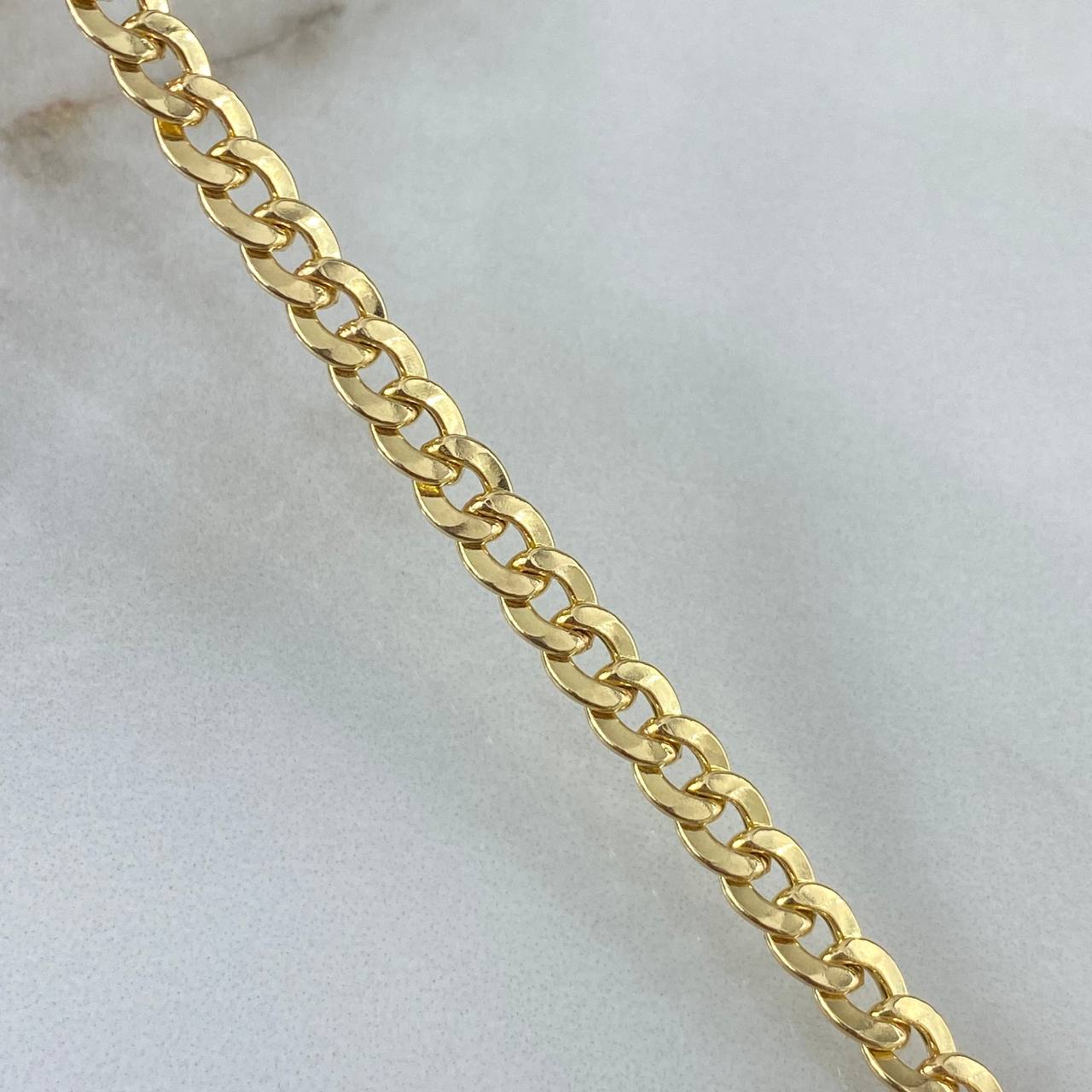 Pulso Cubano 5.7gr / 21.5cm / 4mm Oro Amarillo +0©