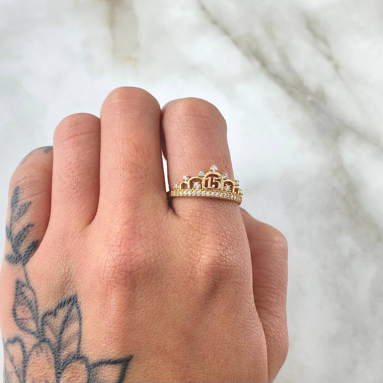 Anillo Corona 15s 2.25gr / T7 1/4 / Oro 18K