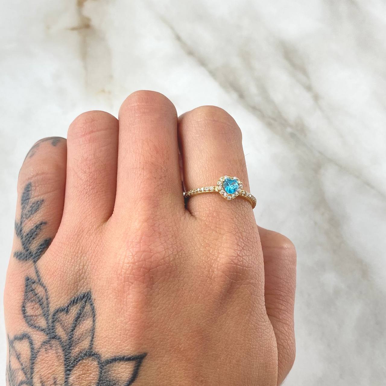Anillo Solitario Halo Corazón 2gr / T7 3/4 / Oro Amarillo 18K