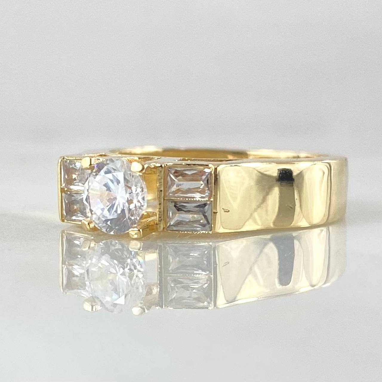 Anillo Solitario Recuadro Masivo 4.85gr / T5 1/2 / Oro 18K