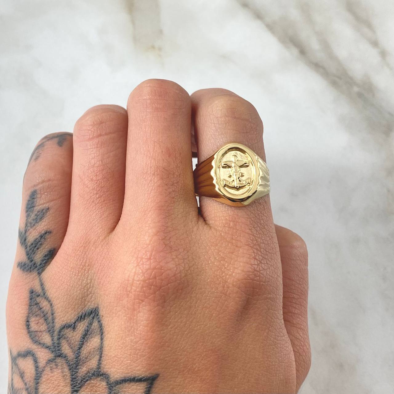 Anillo Ancla Radial 2.5gr / T8 3/4 / Oro 18K