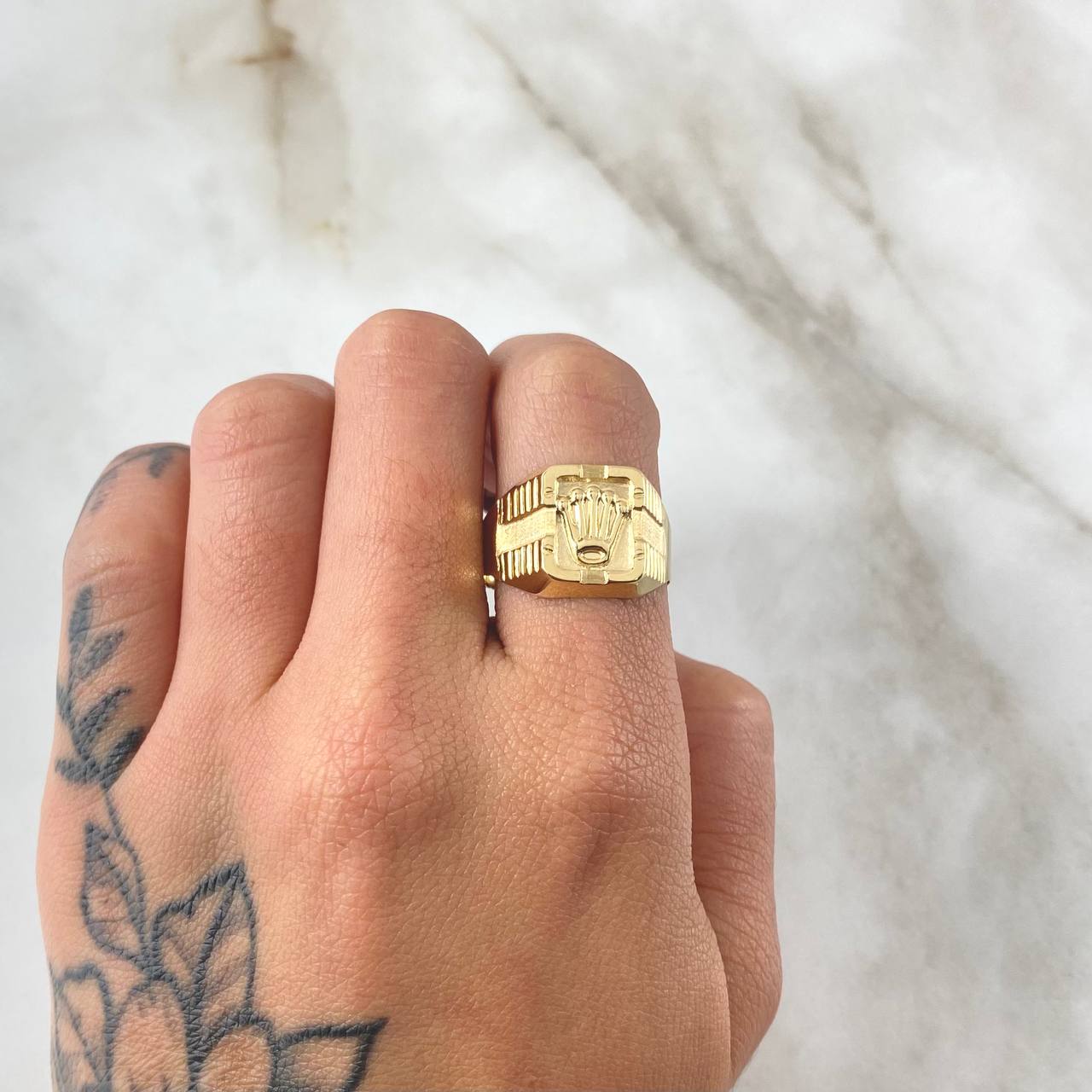 Anillo Corona Cubicular 2.45gr / T9 3/4 / Oro 18K