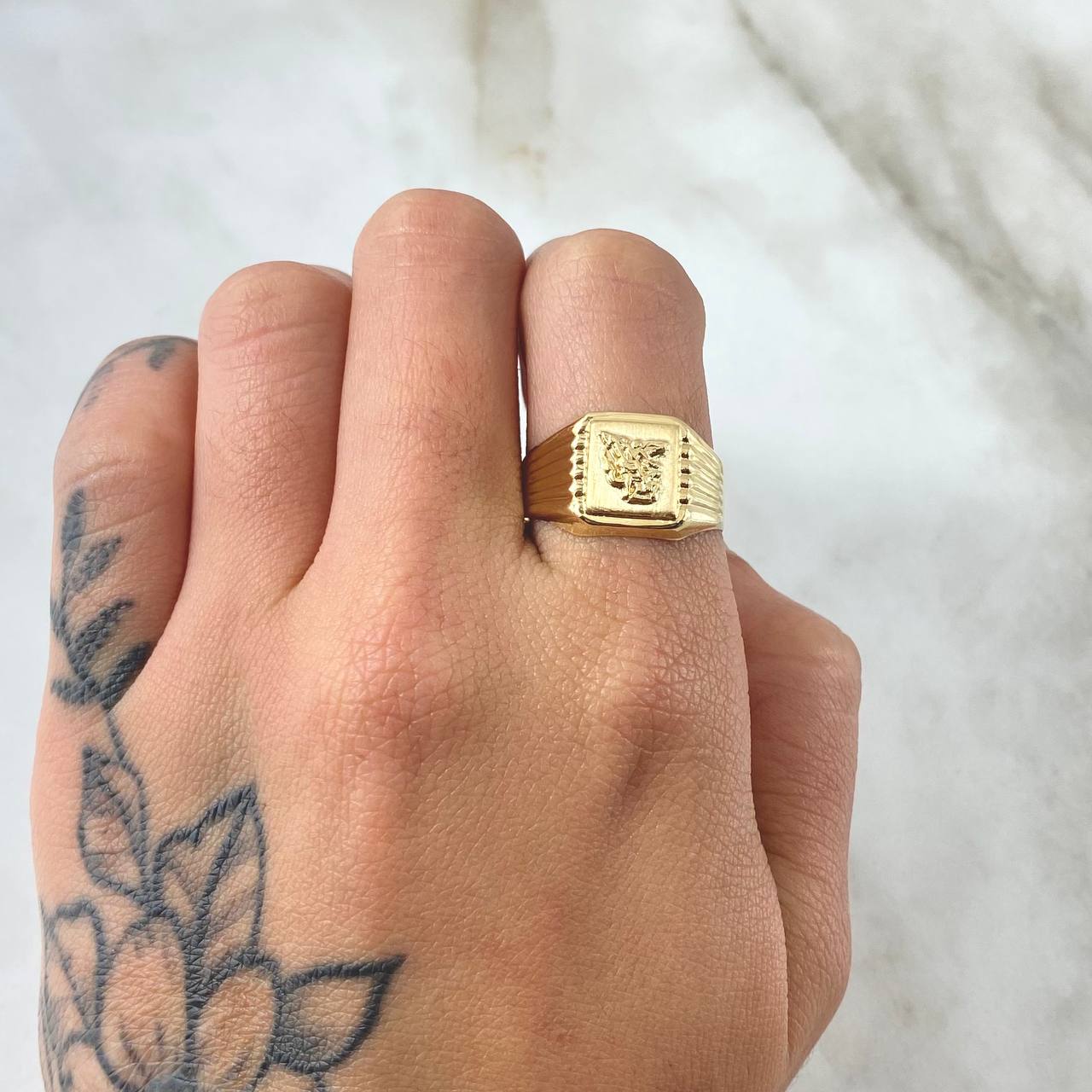 Anillo Recuadro San Miguel Arcángel 1.85gr / T9 / Oro 18K