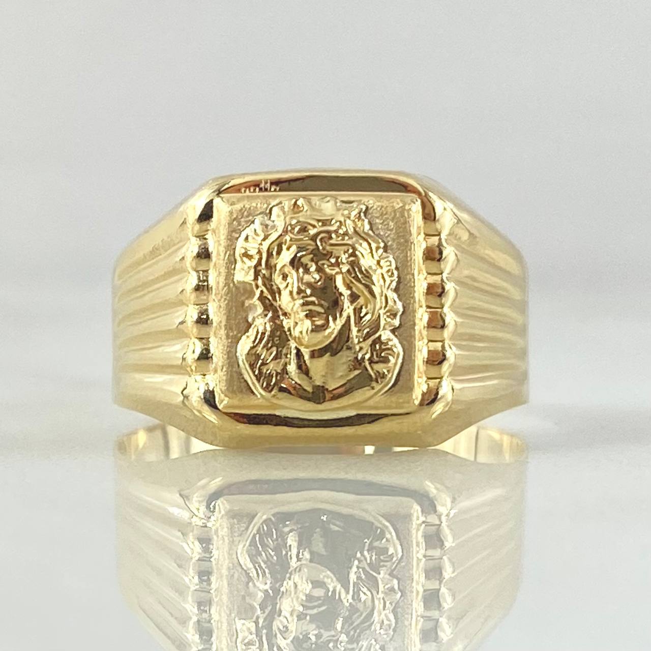 Anillo Recuadro Jesús 1.9gr / T7 1/2 / Oro 18K