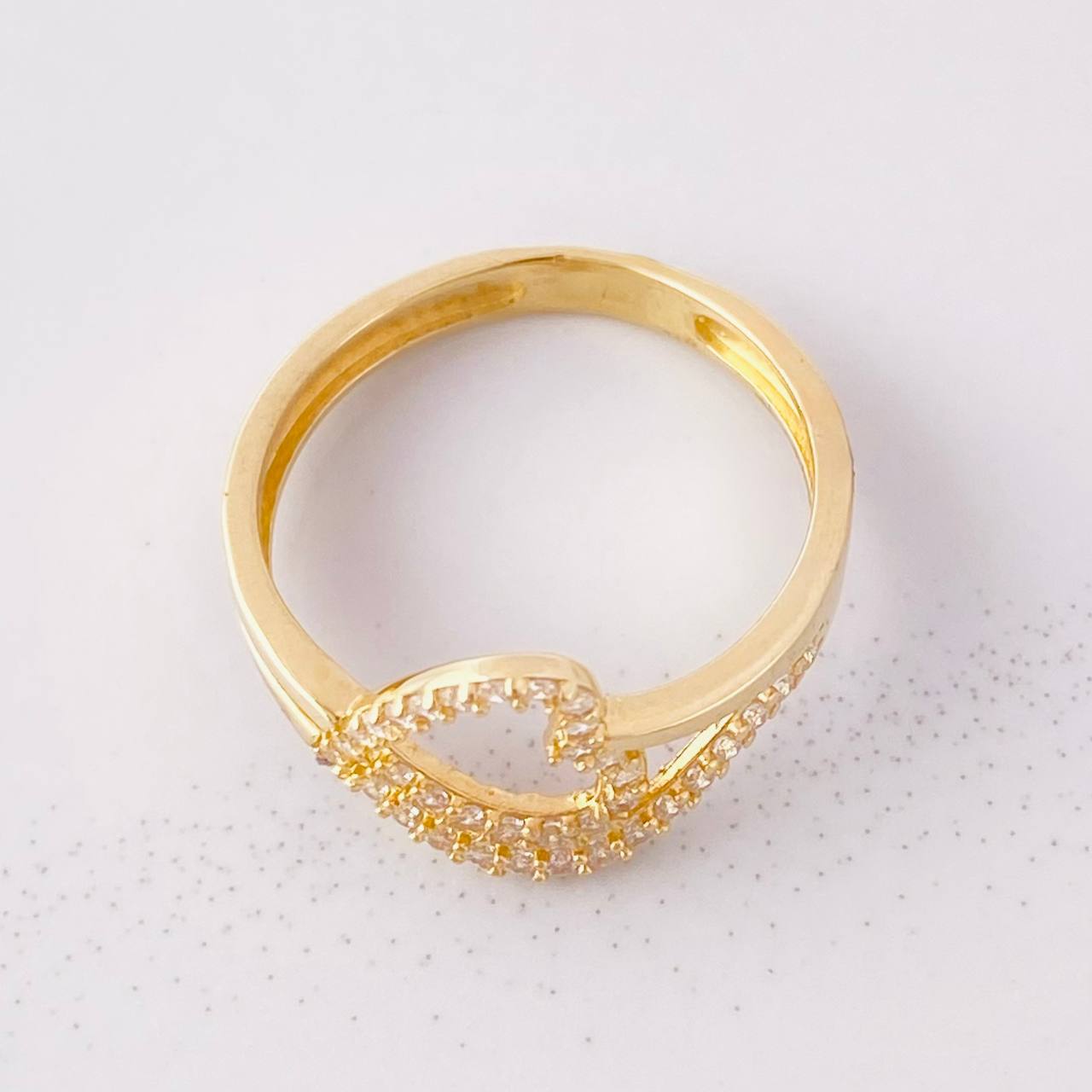 Anillo Curvo Corazón 1.95g / T5 1/4 Oro Amarillo 18K