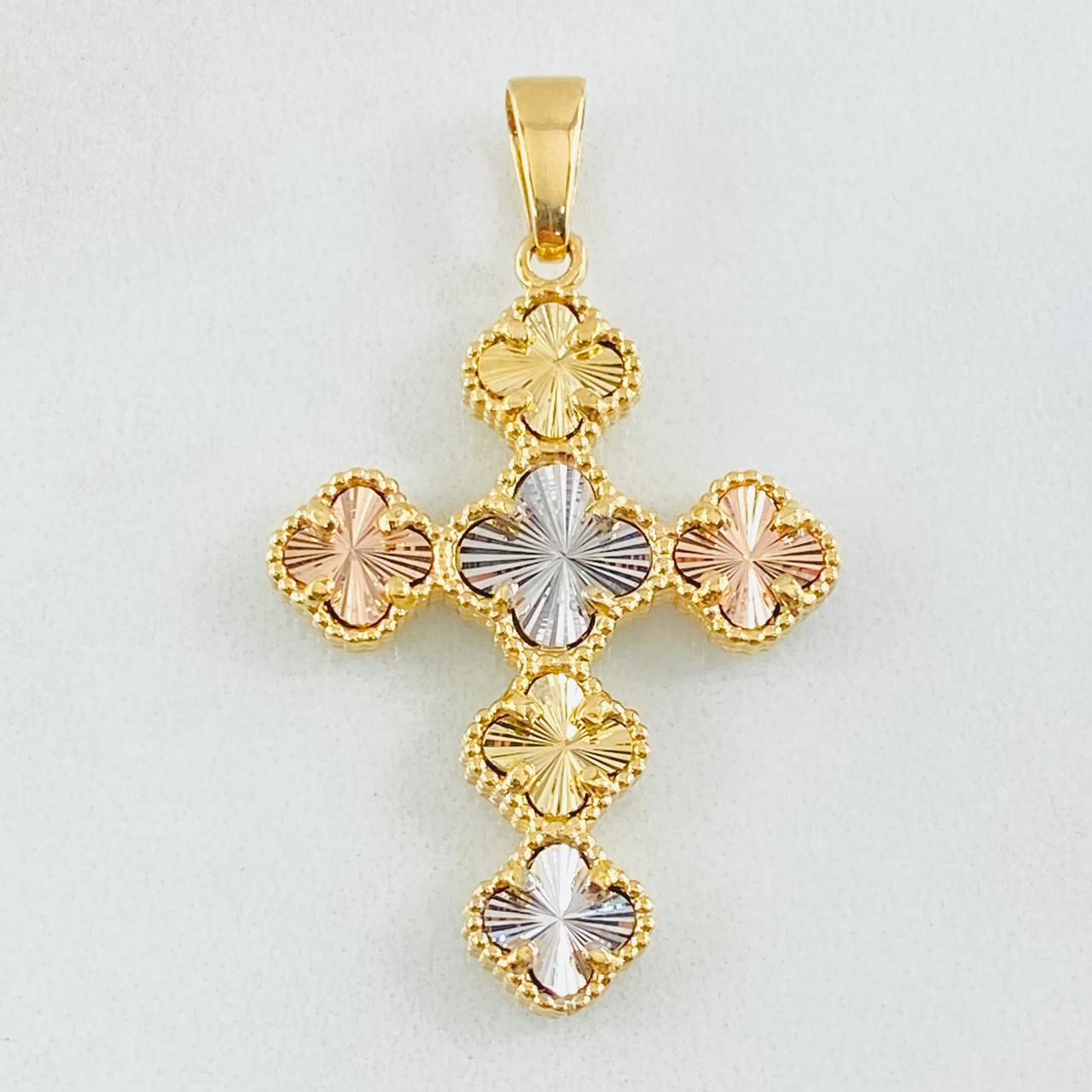 Dije Cruz Trebol Diamantado 5.3gr / 4cm / Tres Oros Nac.Esp. 18K