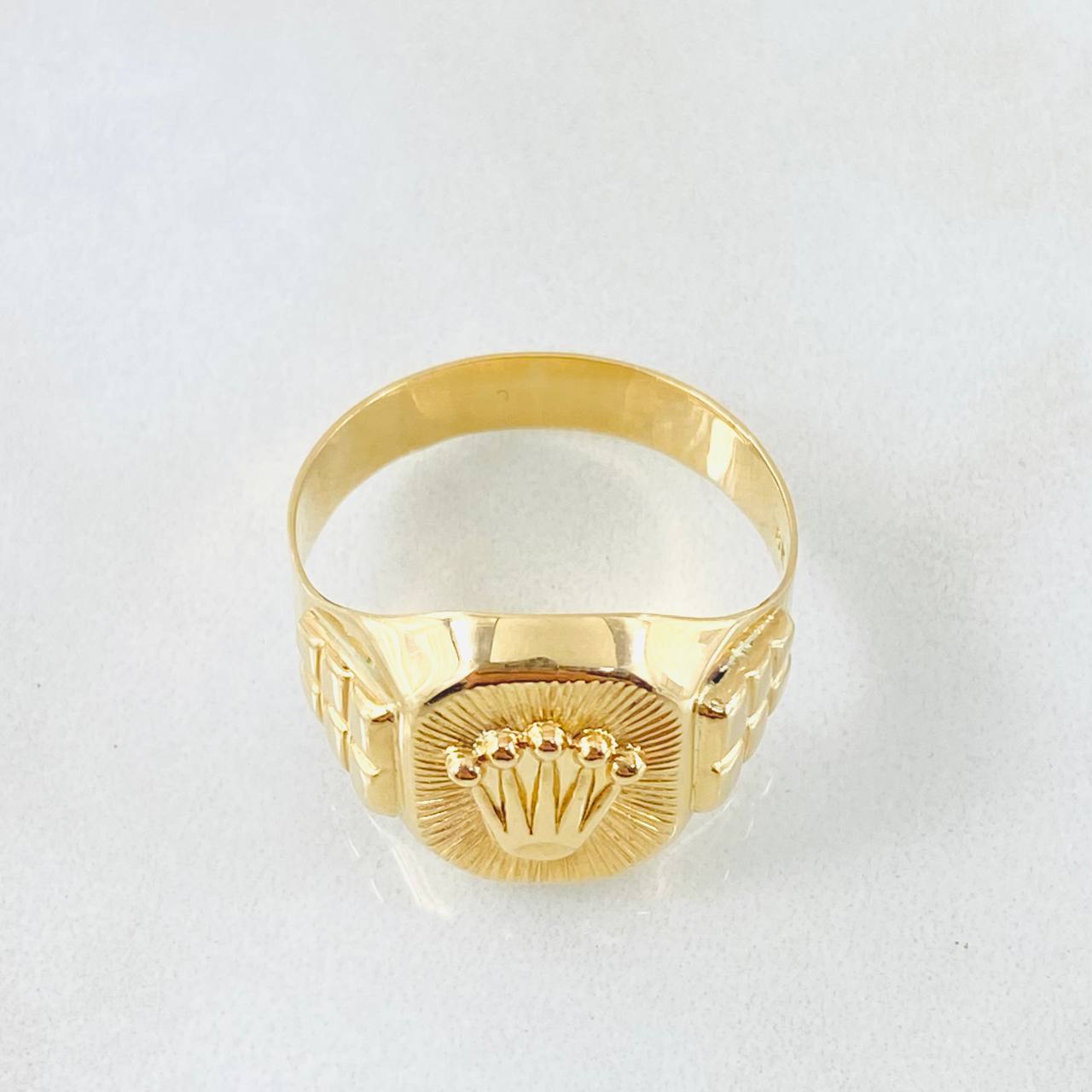 Anillo Sello Corona Diamantada 3.9gr / T6 3/4 / Oro Amarillo 18K