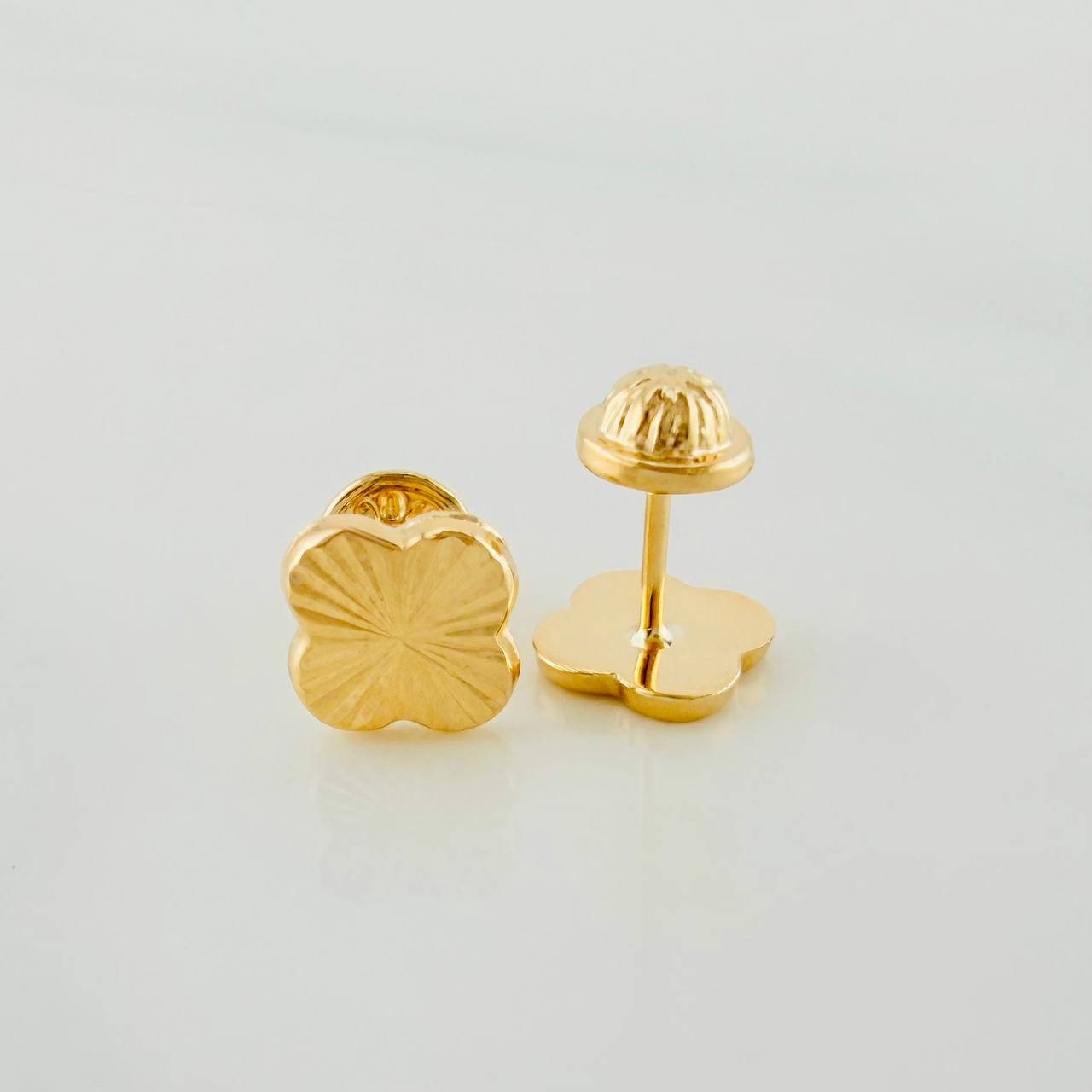 Topos Trébol Diamantados 0.75 g / 7.14 mm Oro Amarillo 18K