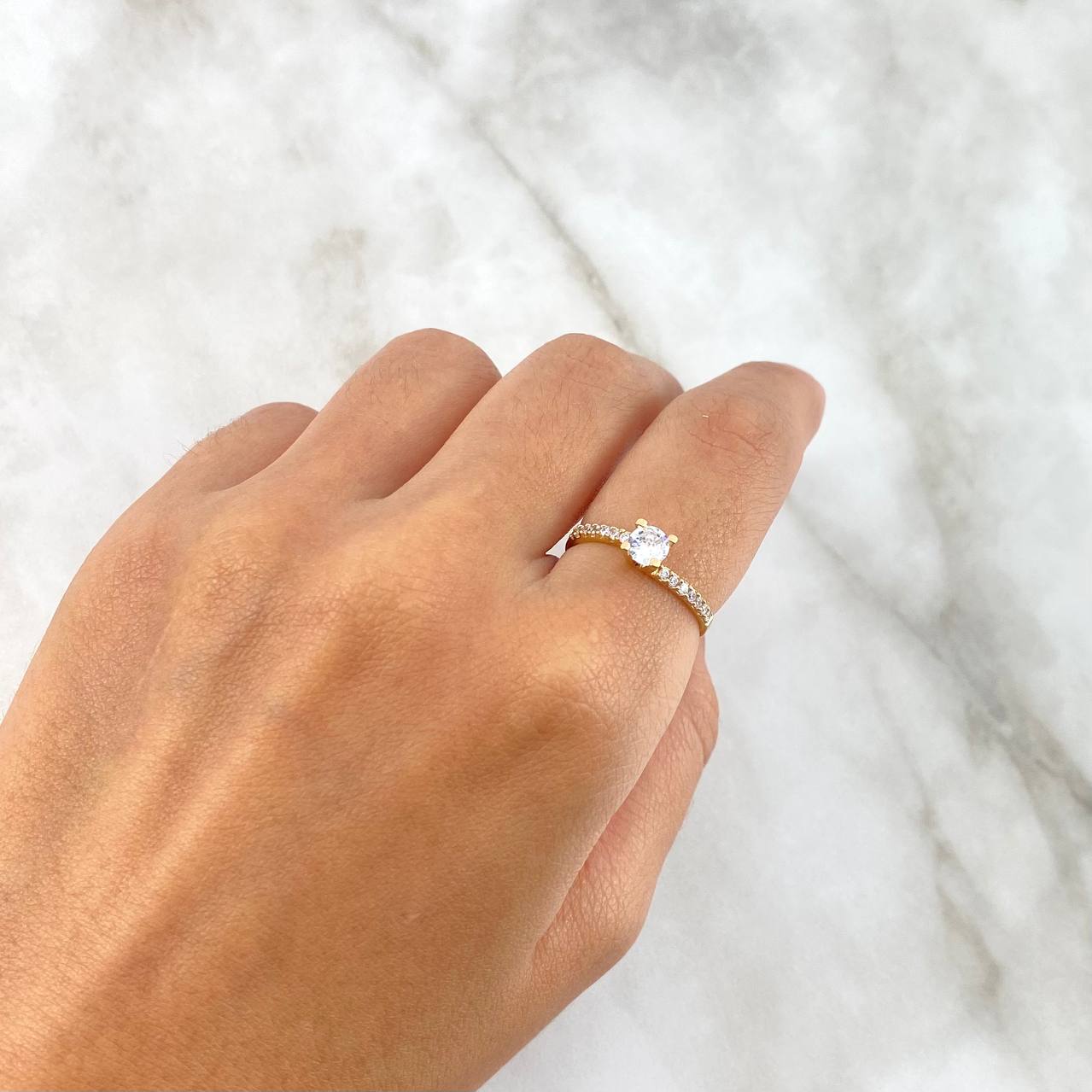 Anillo Solitario Churumbela Lineas Paralelas 1.65gr / T6 1/4 / Circon Blanco Blancos Oro Amarillo