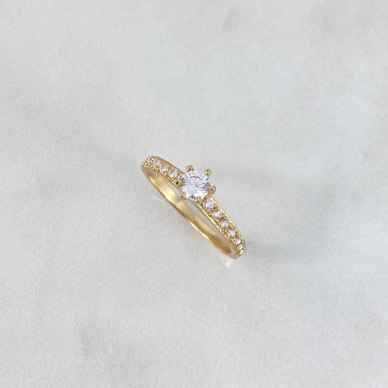 Anillo Solitario Churumbela Puntos 2.1gr / T6 1/2 / Circon Blanco Blancos Oro Amarillo