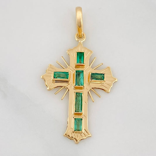 Dije Cruz Plana Esmeraldas 75 Pts 2.1 g / 2.2 cm Oro Amarillo 18K