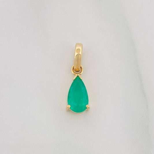 Dije Lagrima esmeralda 0.49 pts Esmeralda 1pts 0.55g / 1.05cm Oro Amarillo 18K