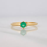 Anillo Solitario Esmeralda 14 Pts 1.6 g / T7 Oro Amarillo 18K