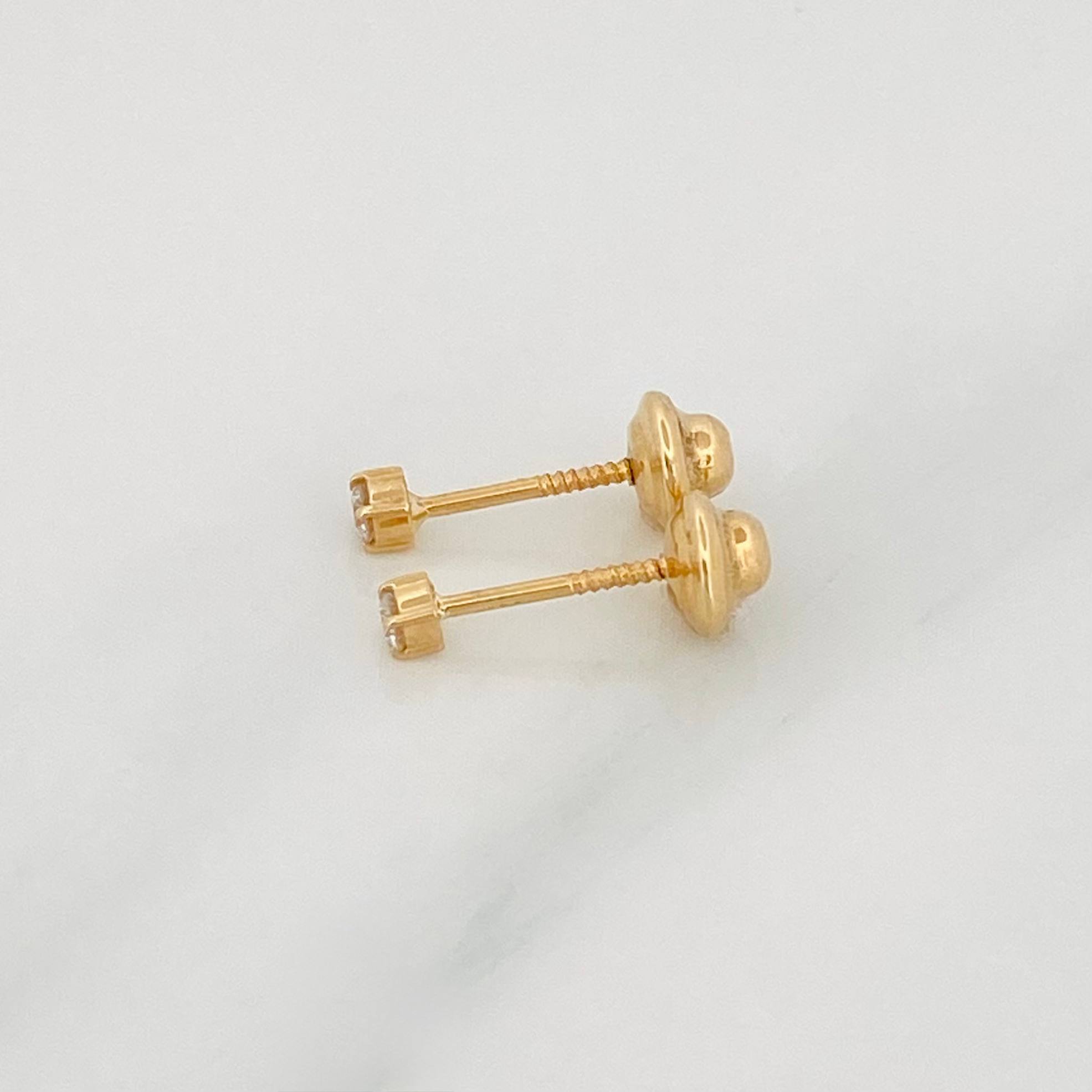 Topos Punto Diamante 0.06 Pts 0.5 g / 1.9 mm Oro Amarillo 18K