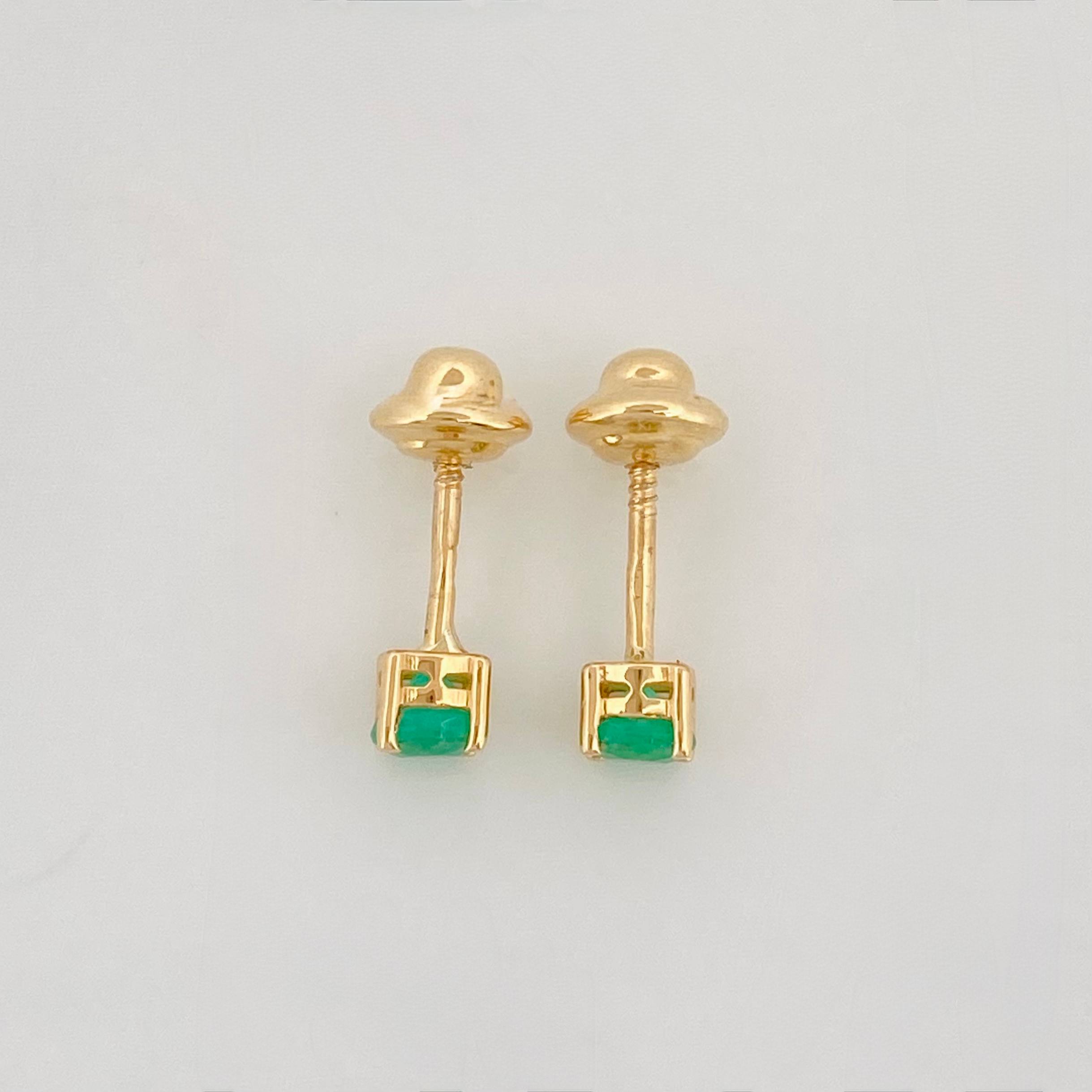 Topos Garra esmeralda 0.23pts Esmeralda 1pts 0.7g / 3.12mm Oro Amarillo 18K