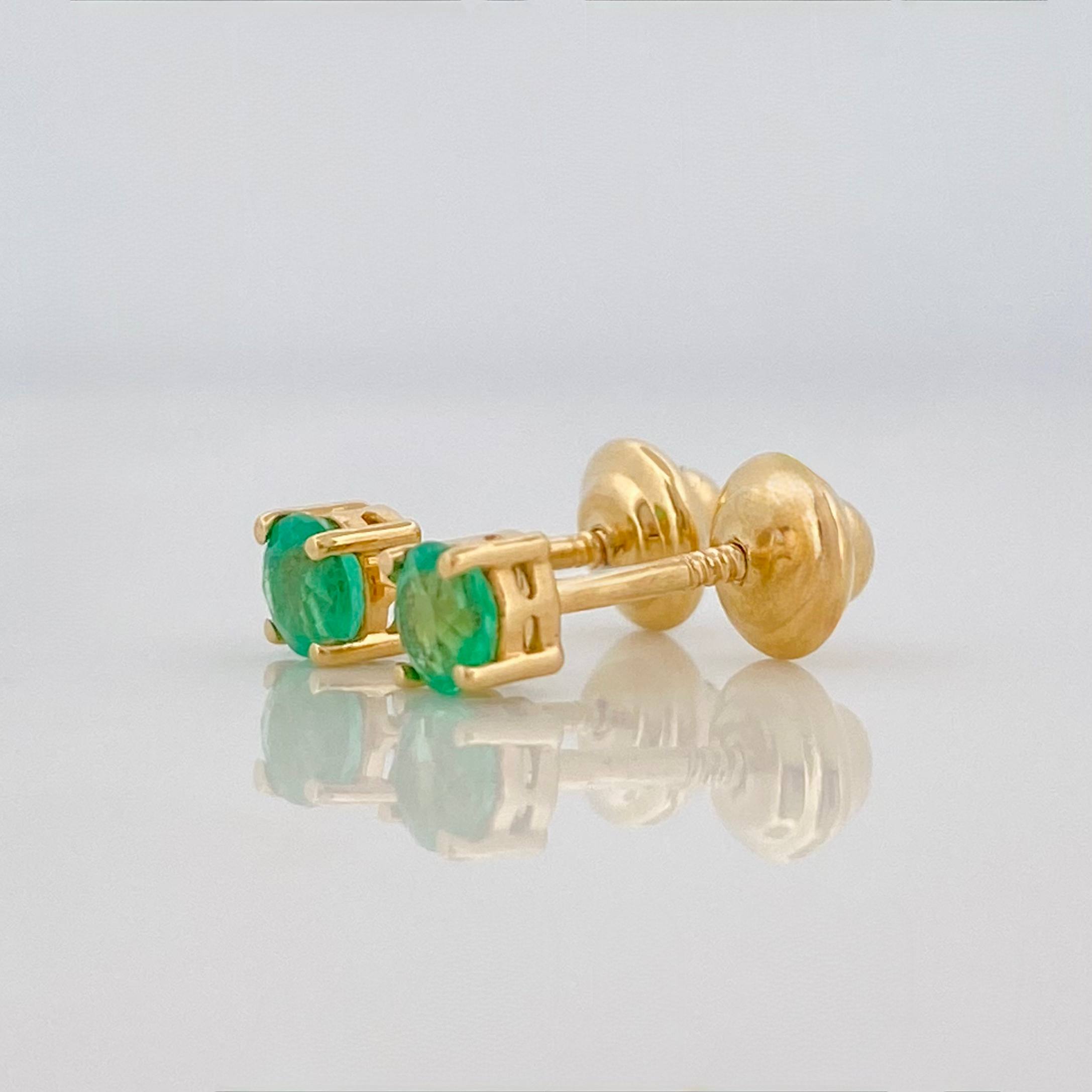 Topos Garra esmeralda 0.23pts Esmeralda 1pts 0.7g / 3.12mm Oro Amarillo 18K