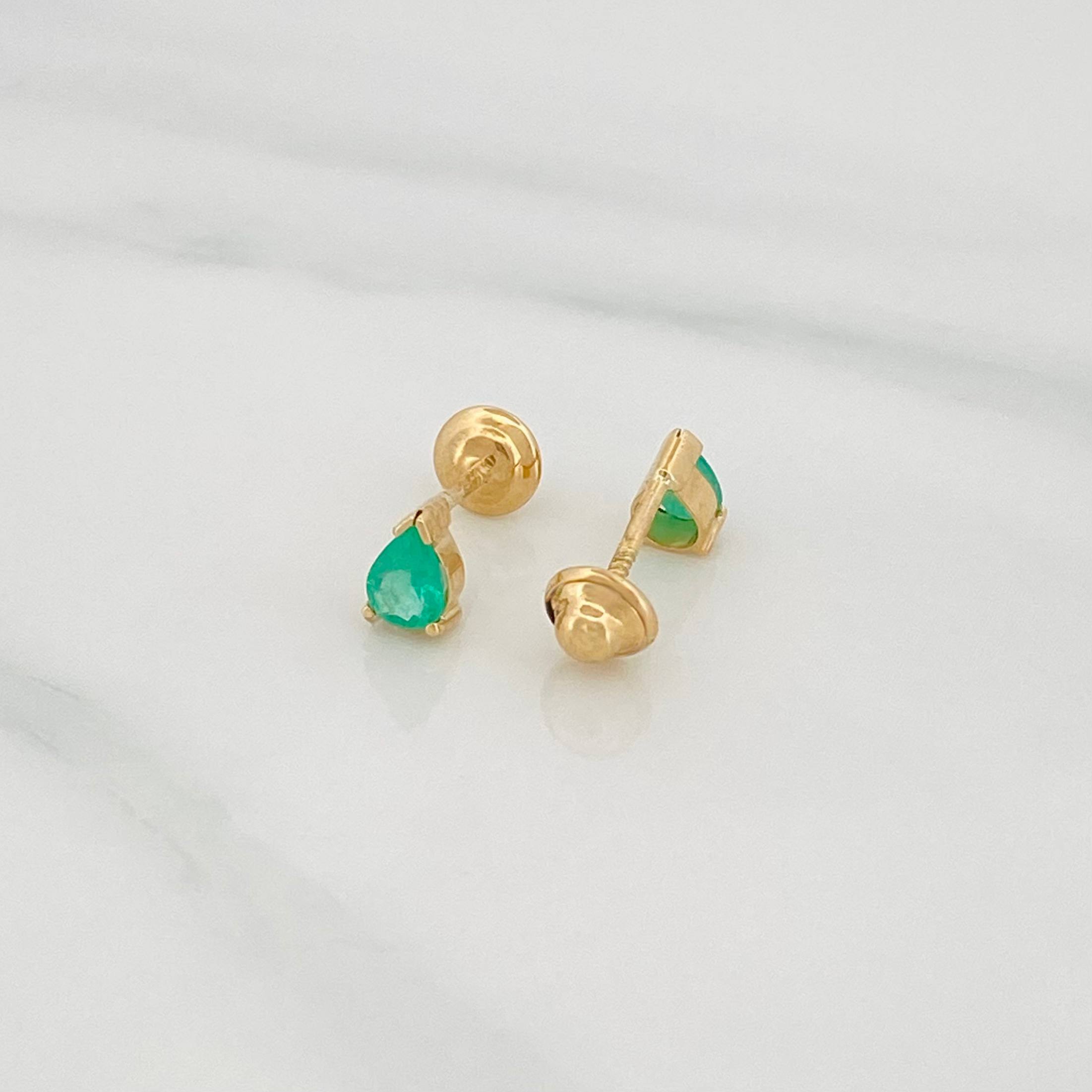 Topos Triangulo Esmeraldas 15 Pts 0.8 g / 4.8 mm Oro Amarillo 18K