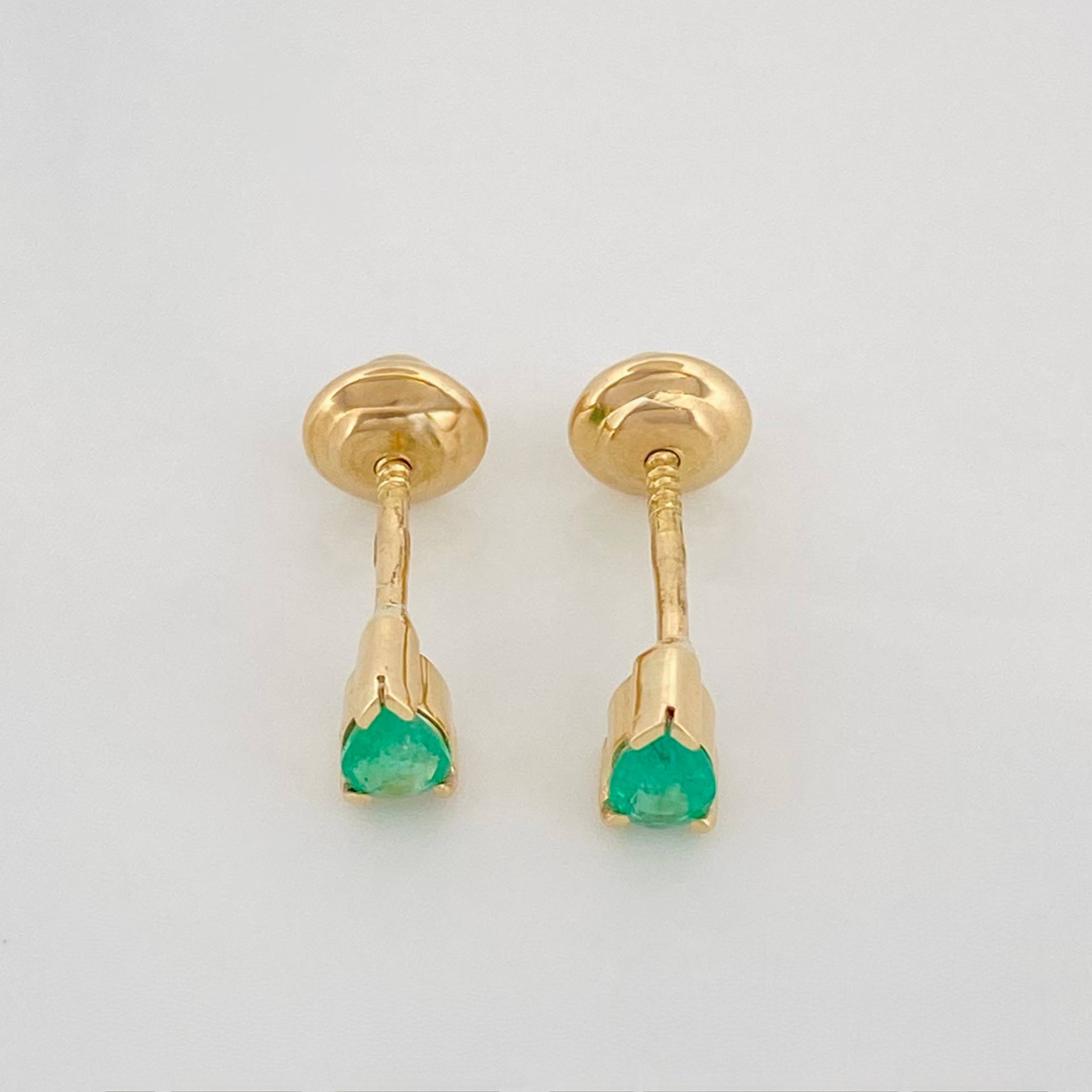 Topos Triangulo Esmeraldas 10 Pts 0.7 g / 2.8 mm Oro Amarillo 18K