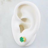 Topos Flor Hexagonal Esmeraldas 58pts 1.95gr / Oro Amarillo 18K