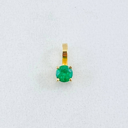 Dije Circulo Esmeralda 13pts 0.25gr / 0.8cm / Oro Amarillo 18K