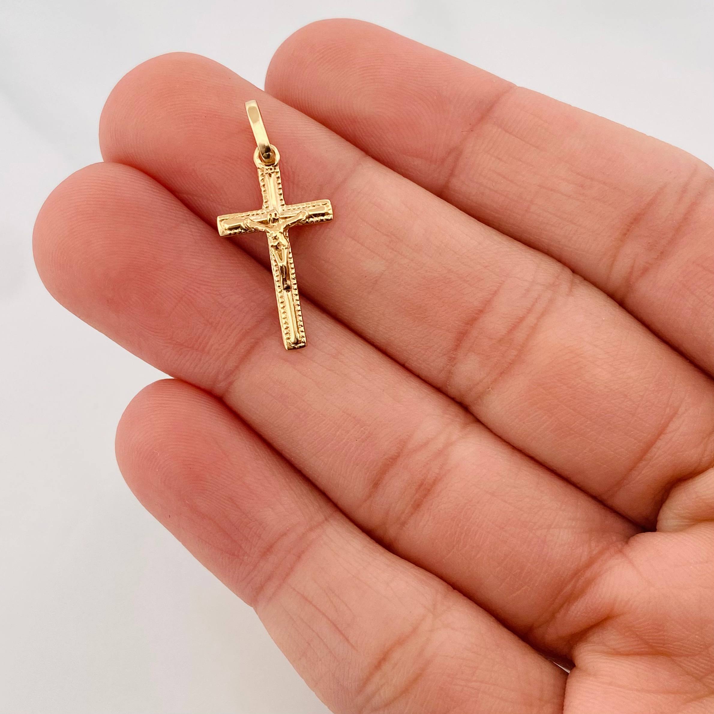 Dije Cruz Cristo 0.85 g / 2.4 cm Oro Amarillo 18K