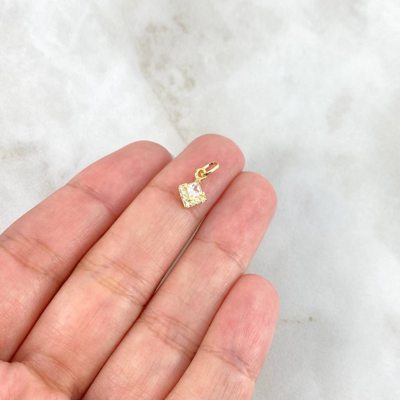 Dije Rombo 0.4gr / 1.4cm / Circones Blancos Oro Amarillo *