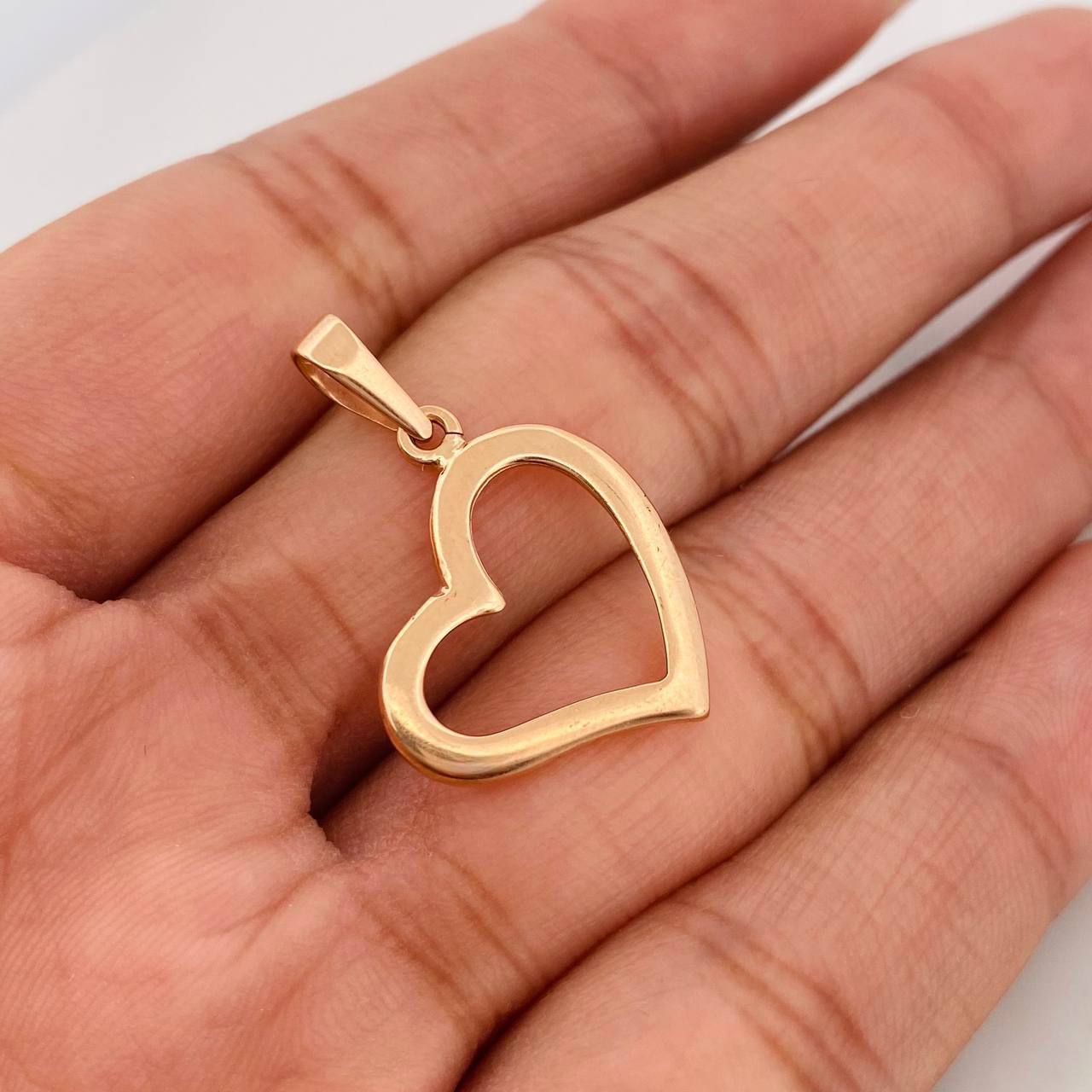 Dije Silueta Corazón 1.55g / 2.7cm Oro Rosa 18K