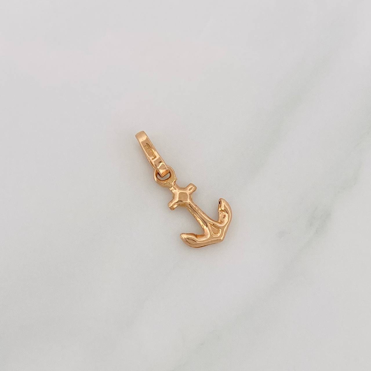 Dije Ancla 0.5g / 1.7cm Oro Rosa 18K