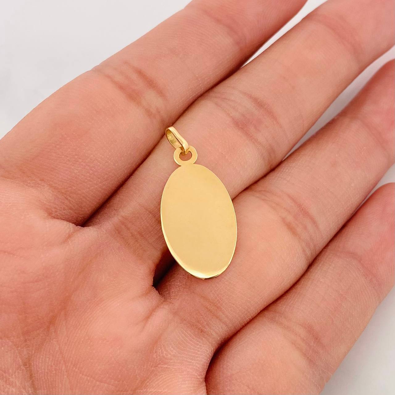 Dije Placa Ovalada 0.85g / 2.5cm Oro Amarillo 18K