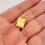 Dije Placa Pergamino 0.85g / 2.1cm Oro Amarillo 18K