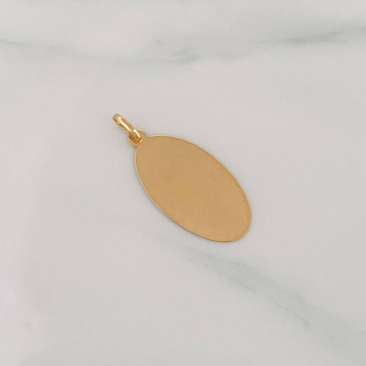 Dije Placa Ovalada 0.75g / 2.7cm Oro Amarillo 18K