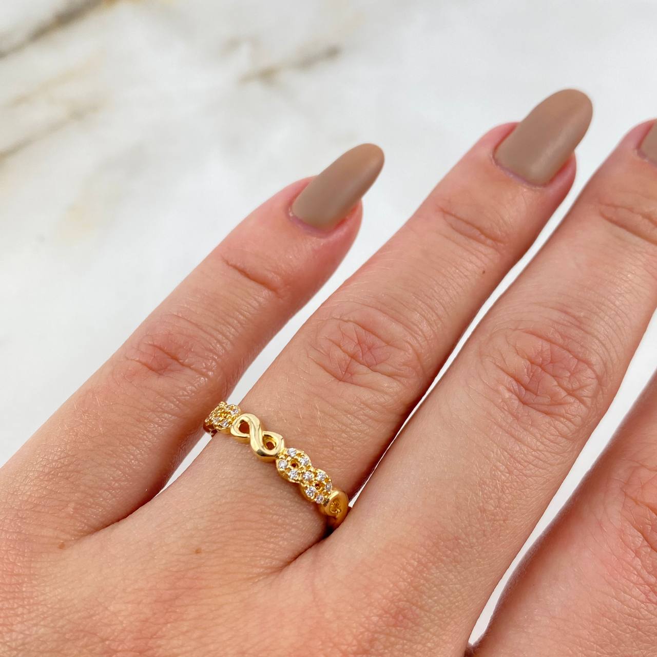 Anillo Infinitos 2.4gr / T7 3/4 / Circones Blancos Oro Amarillo©
