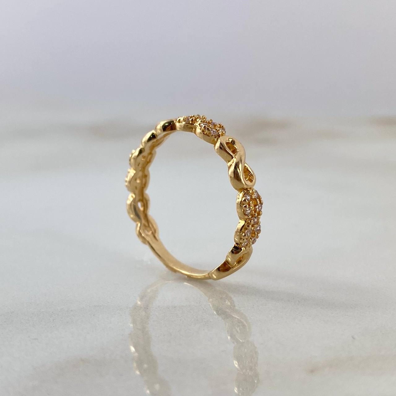 Anillo Infinitos 2.4gr / T7 3/4 / Circones Blancos Oro Amarillo©