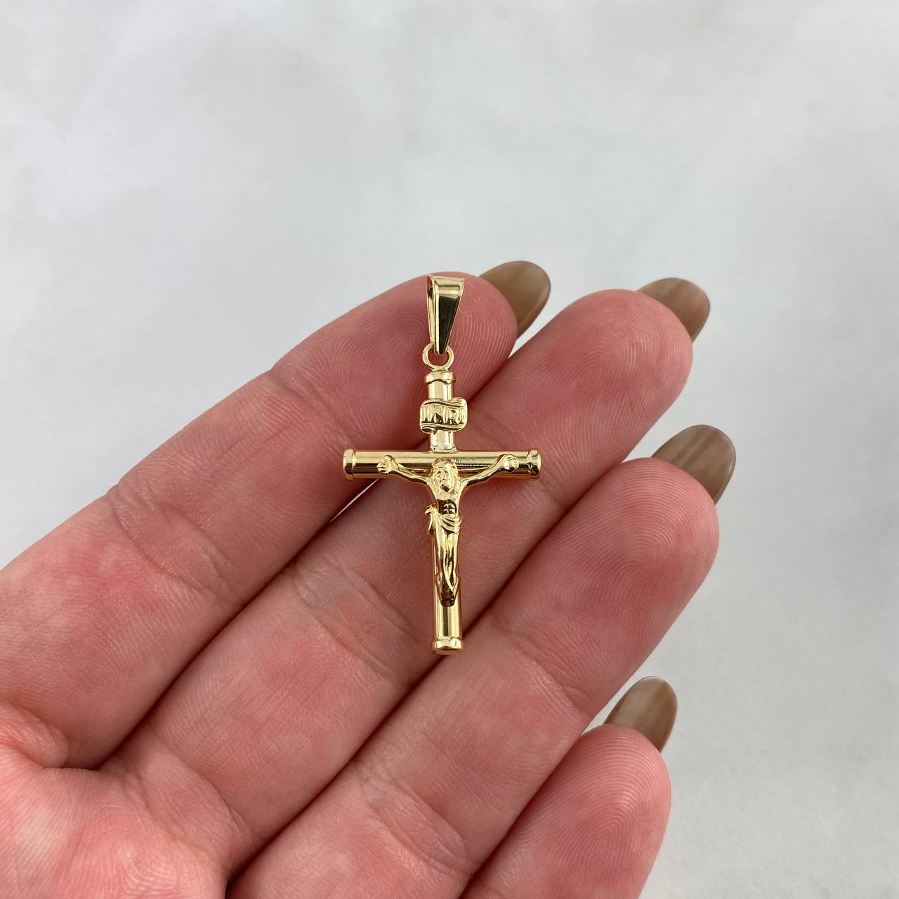 Dije Cruz Cristo 1.2gr / 3.6cm / Baston Liso Oro Amarillo©