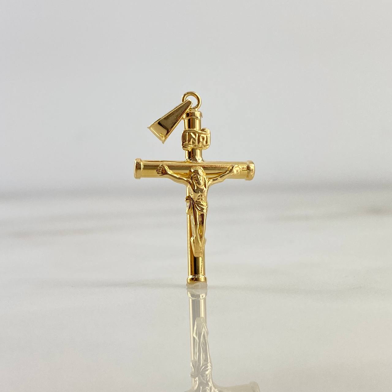 Dije Cruz Cristo 1.2gr / 3.6cm / Baston Liso Oro Amarillo©