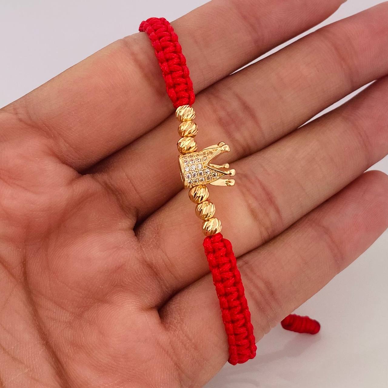 Pulsera Tejida Roja Corona Real Oro Amarillo 18K