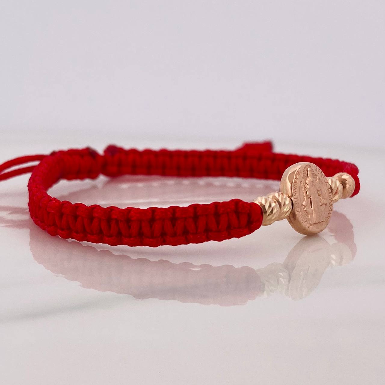 Pulsera Tejida Roja San Benito Oro Rosa 18K