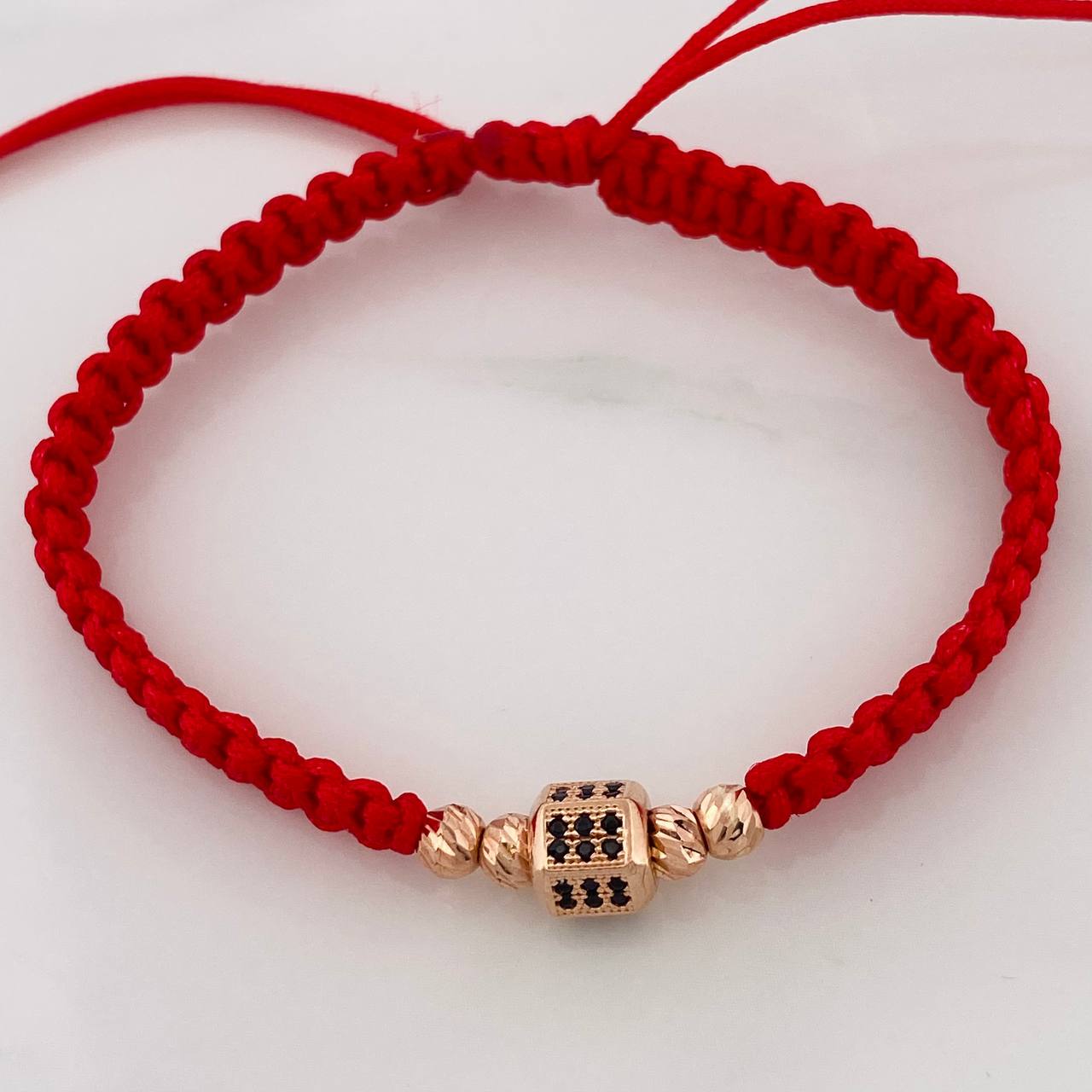 Pulsera Tejida Roja Cubo Oro Rosa 18K