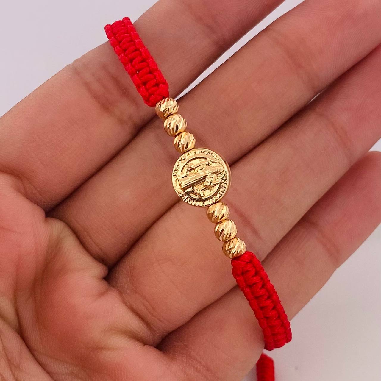 Pulsera Tejida Roja San Benito Oro Amarillo 18K