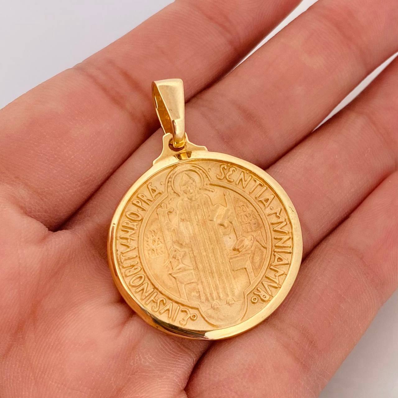 Dije Medalla San Benito 14.55g / 4.1cm Oro Amarillo 18K