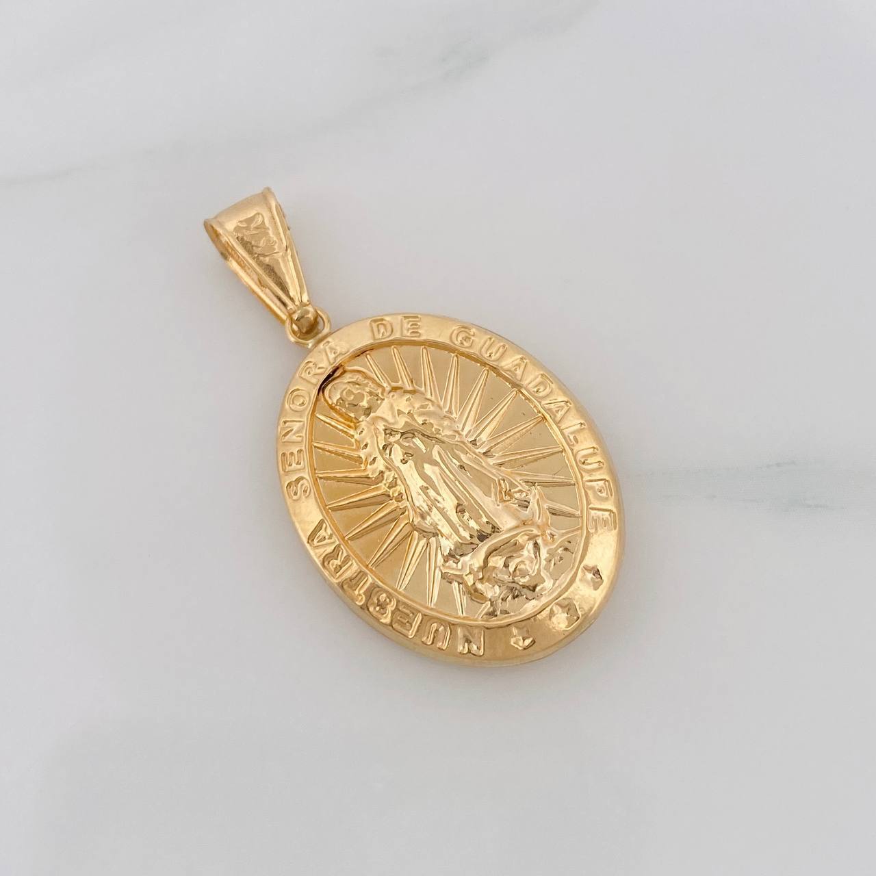 Dije Medalla Virgen de Guadalupe 2.4g / 3.5cm Oro Amarillo 18K