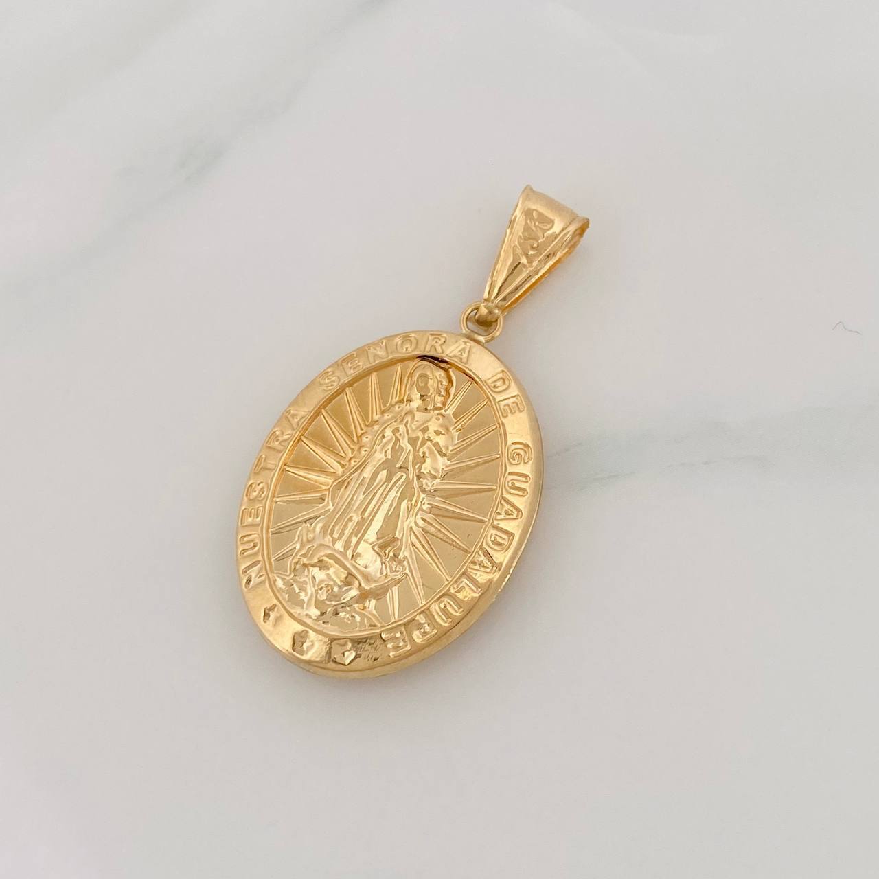 Dije Medalla Virgen de Guadalupe 2.4g / 3.5cm Oro Amarillo 18K