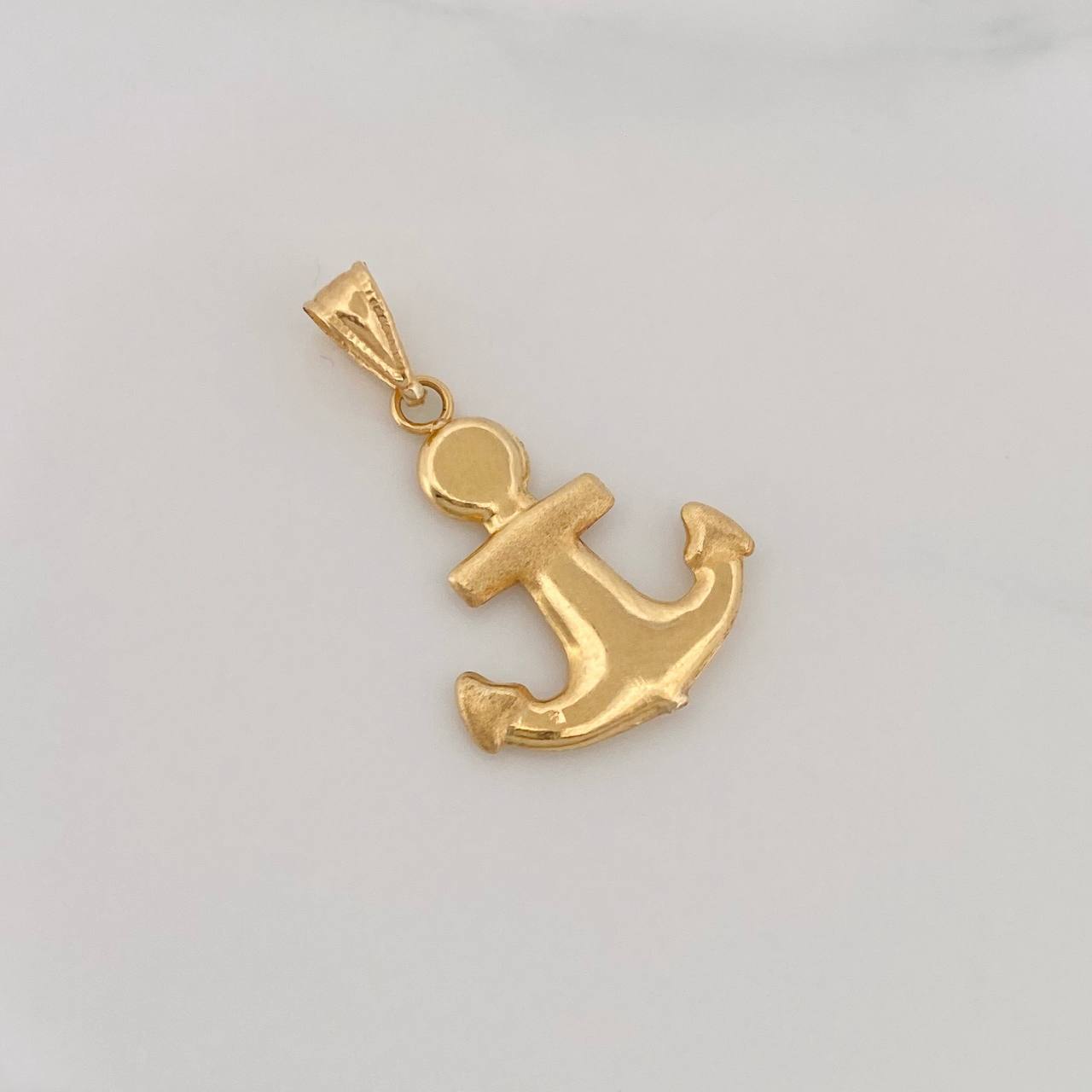 Dije Ancla 0.8g / 2.5cm Oro Amarillo 18K