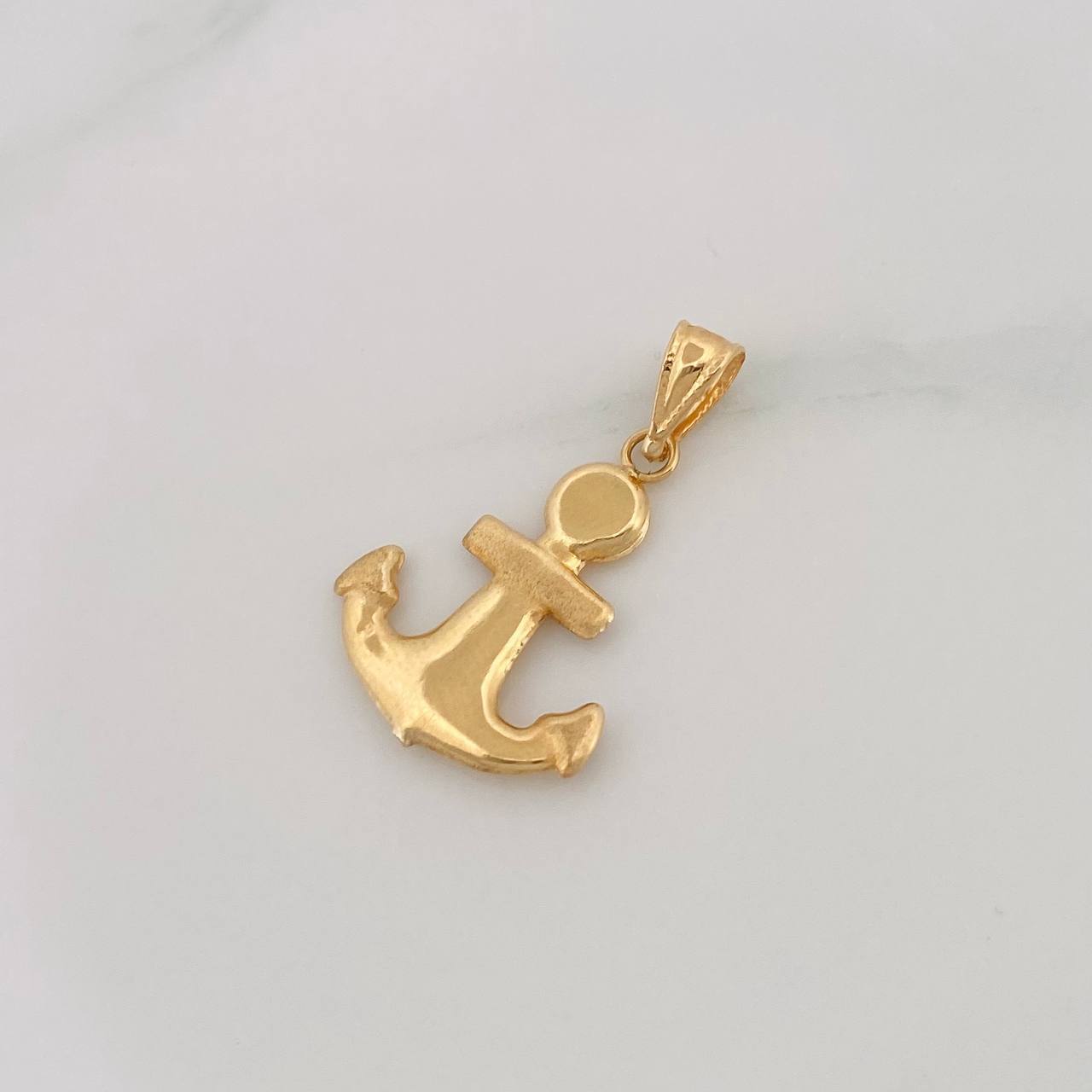 Dije Ancla 0.8g / 2.5cm Oro Amarillo 18K