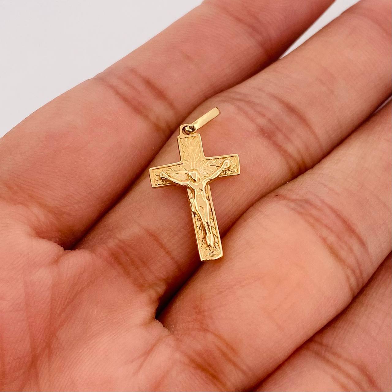 Dije Cruz Cristo 1.7g / 2.5cm Oro Amarillo 18K