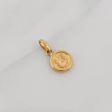 Dije Letra U 0.4g / 1.5cm Oro Amarillo 18K