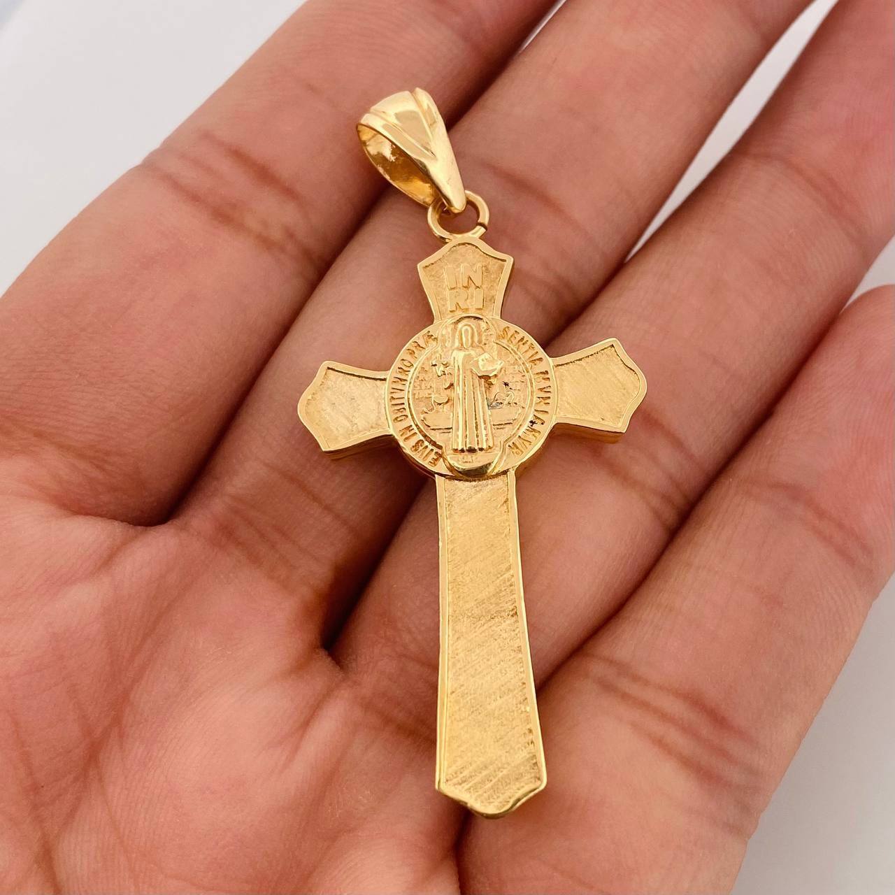 Dije Cruz San Benito 9.35g / 5cm Oro Amarillo 18K