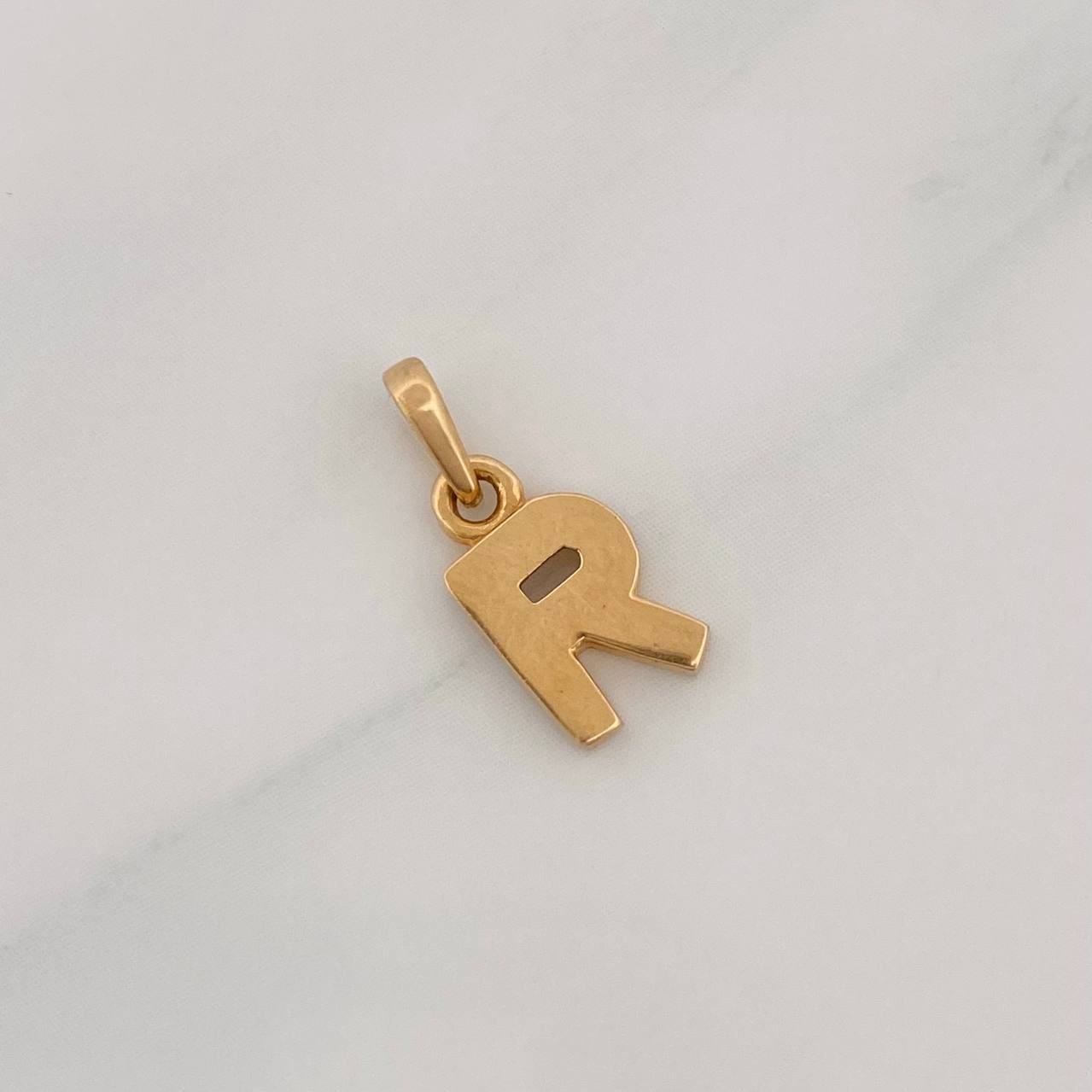 Dije Letra R 0.6g / 1.5cm Oro Amarillo 18K